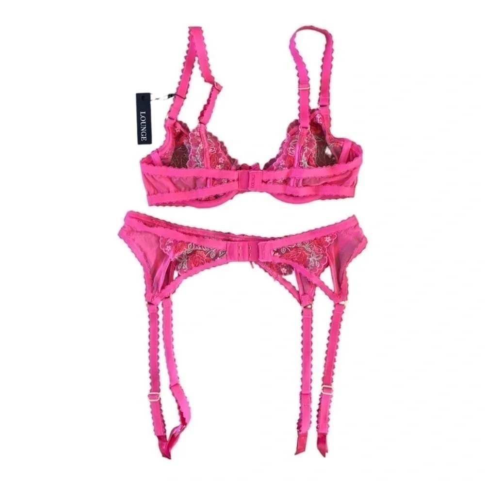 NWT LOUNGE Leelah Bra and matching garter Set Hot Pink Lace Embroidered